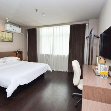 Jinjiang Inn Select Nanjing South Railway Station North Square Bagian luar foto